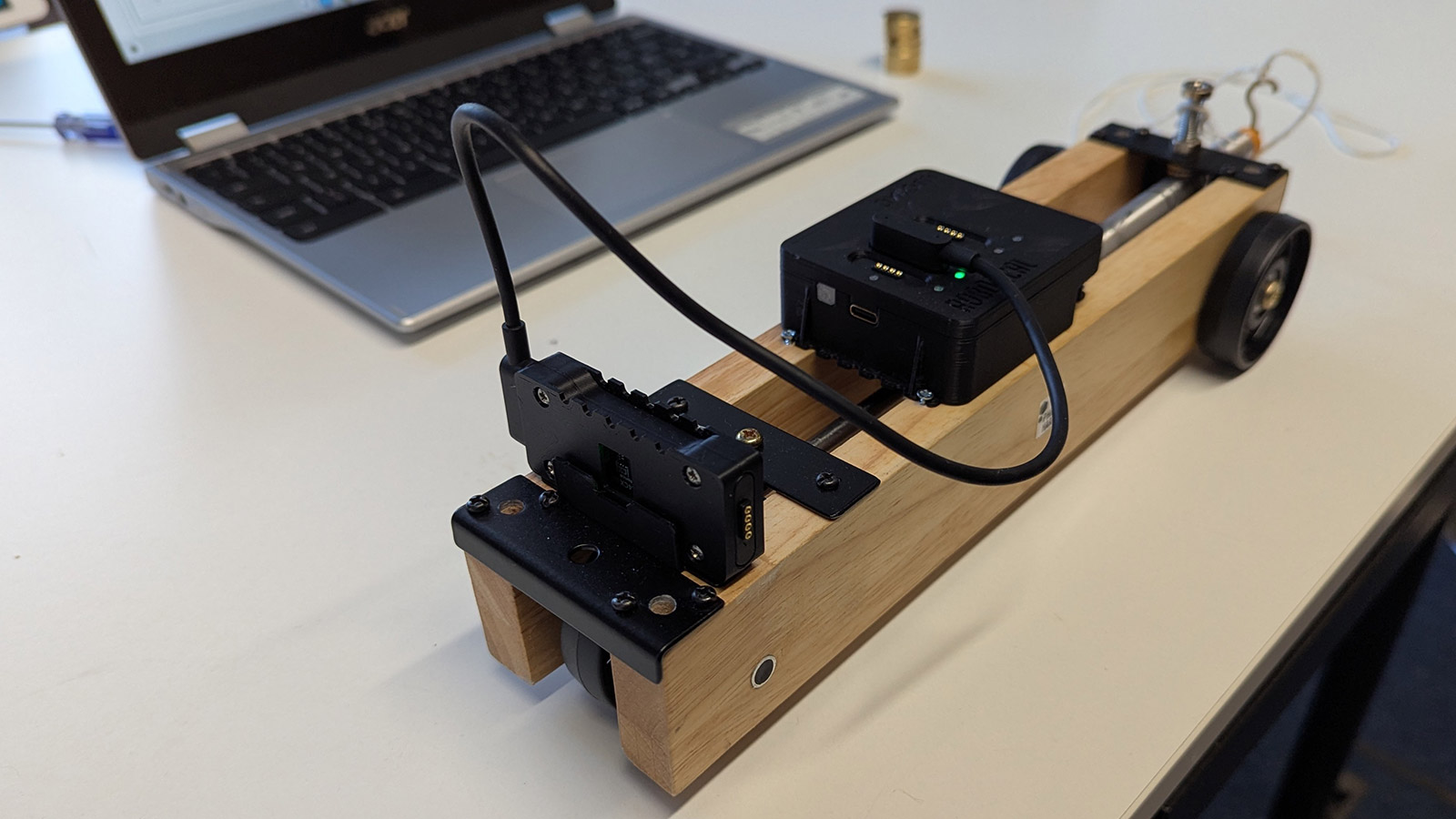 Dynamics-Trolley Dynamics Experiment with Robotical Axiom